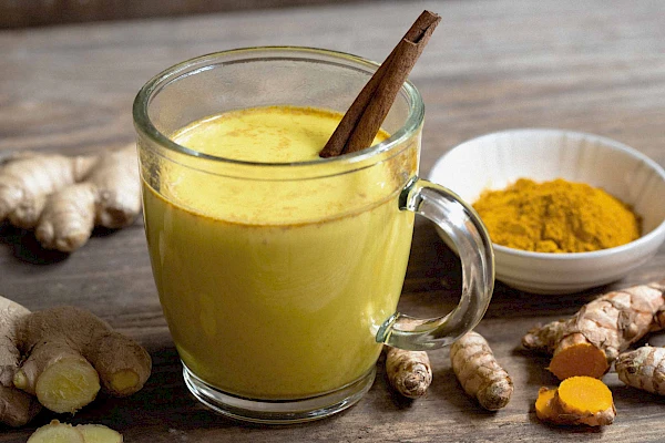 Goldene Milch (Kurkuma Latte)