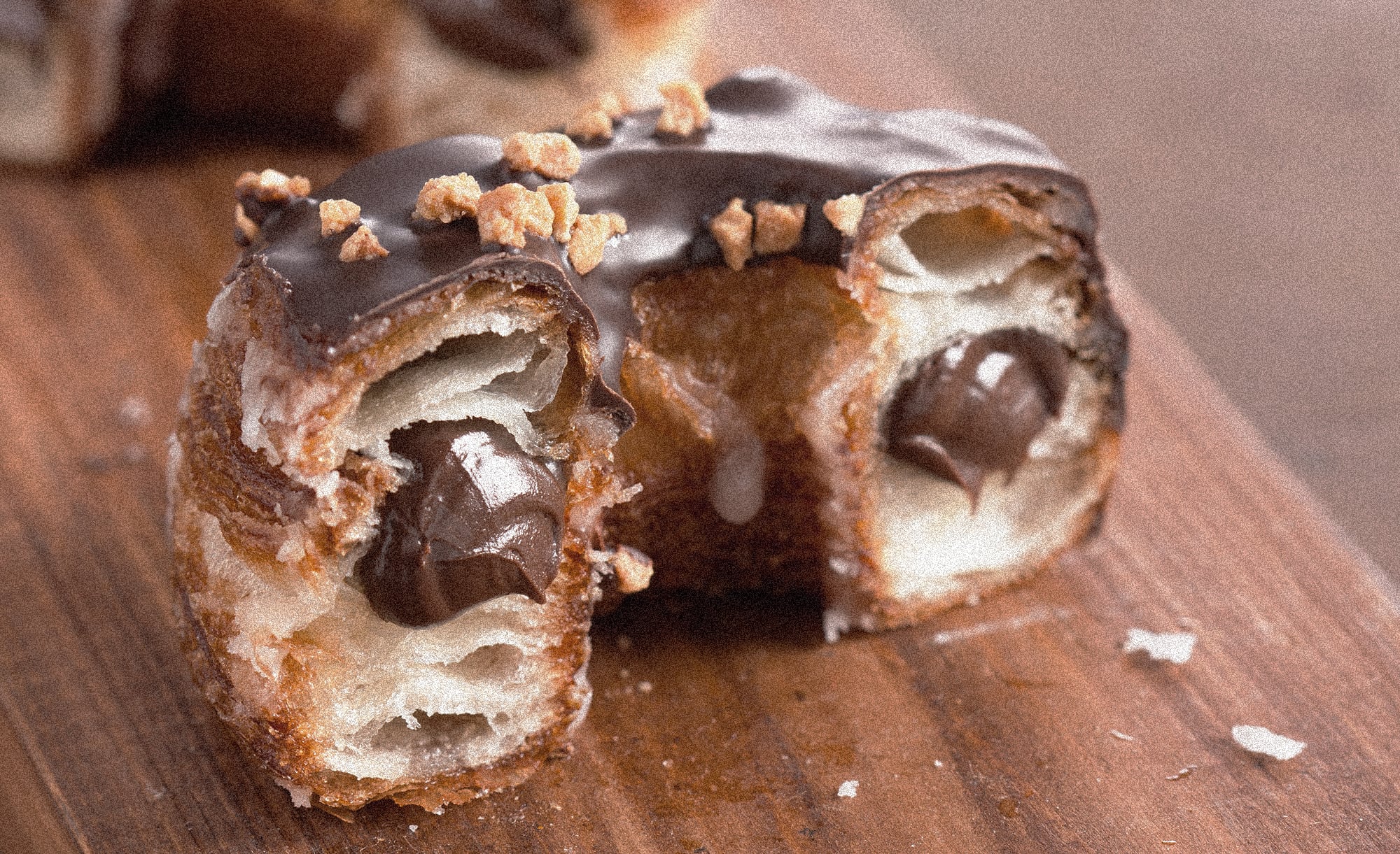 Cronut mit Schokoladenfüllung Abbildung