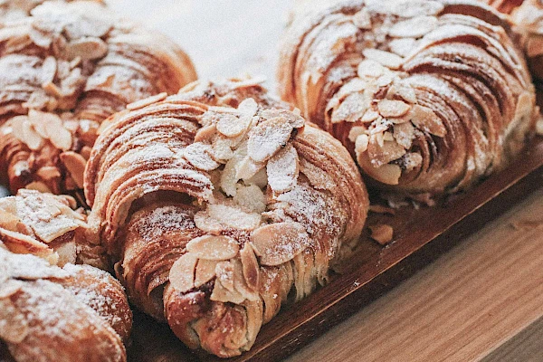 Mandel-Croissants