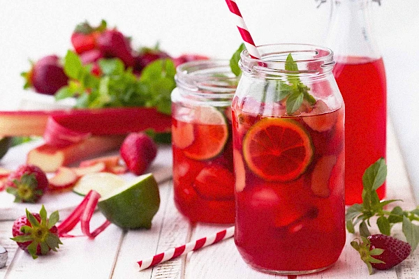 Erdbeer-Rhabarber-Limonade