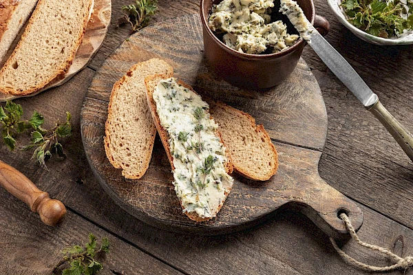 Brennnessel-Butter