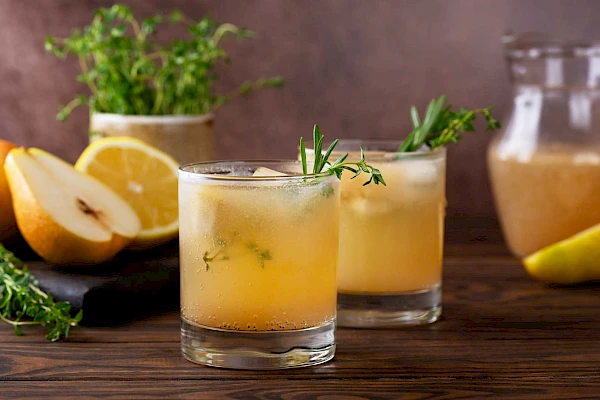 Birnen-Thymian-Spritz