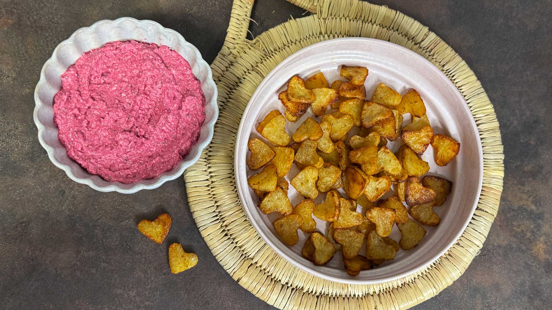 Herzkartoffeln mit rosa Dip