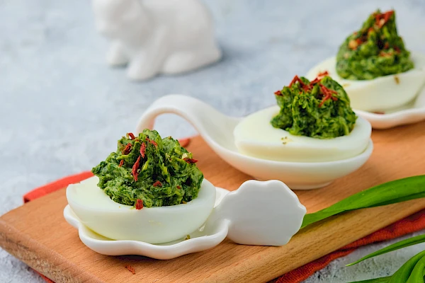 Gefüllte Eier mit Bärlauchpesto