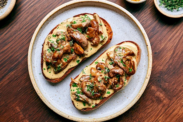 Pilzrahm auf Sauerteigtoast
